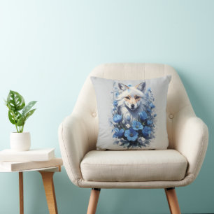 Coussin Renard blanc majestueux dans un bouquet floral ble