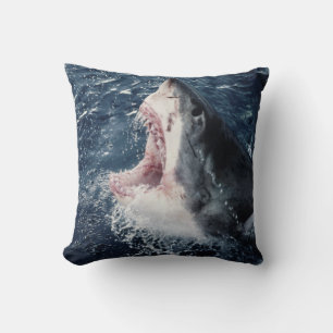 Coussin Requin élevé bouche ouverte