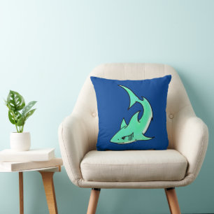 Coussin requin souriant de dessin animé bleu vert océan an