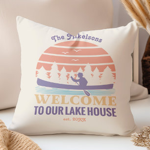 Coussin Retro Lake House Nom de famille