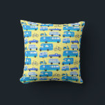 Coussin Retro Vintage Motorhome RVing Camping Blue<br><div class="desc">Frappez la route avec ce coussin doux avec des fourgonnettes vintages et des campeurs des deux côtés. Customisez-le en ajoutant votre propre texte. Consultez mon magasin pour en savoir plus ! Si vous l'achetez, merci ! N'oubliez pas de partager une photo sur Instagram de celle-ci en action et de m'étiqueter...</div>