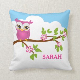 Coussin Rose mignon de hibou sur un carreau de branche