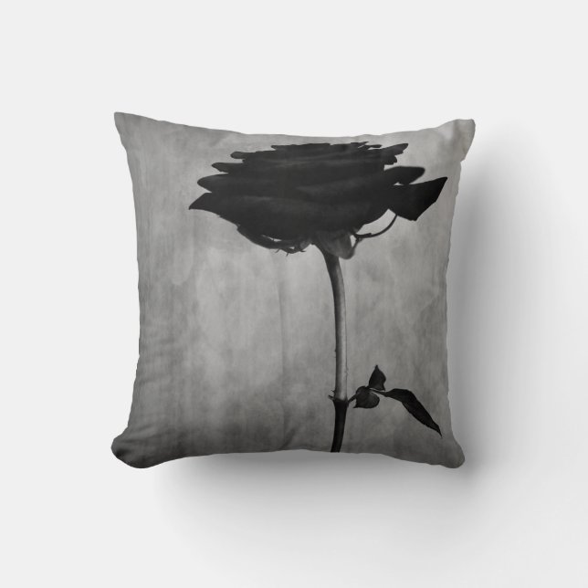 Coussin Rose noir gothique (Recto)