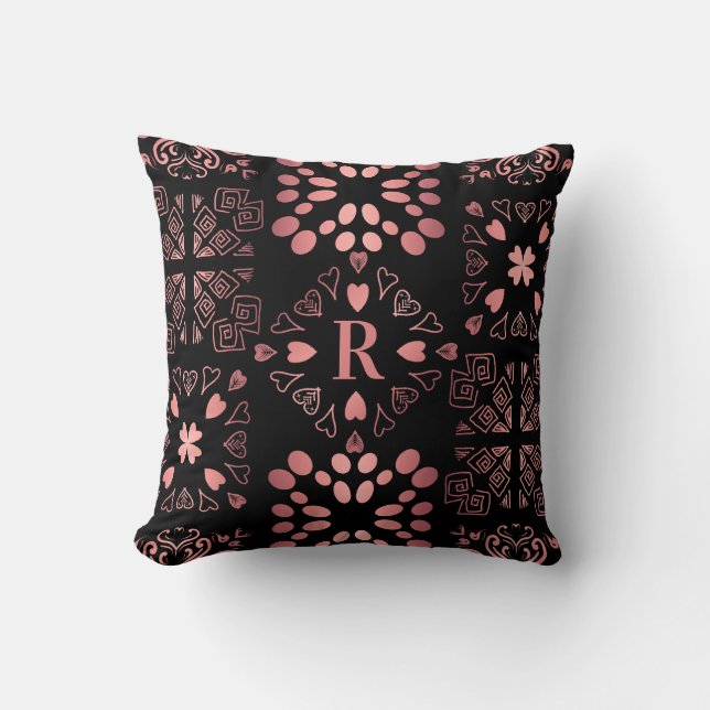 Coussin Rose noir Monogramme or Motif de patchwork cardiaq (Recto)