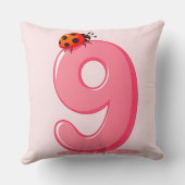 Coussin Rose numéro neuf avec coccinelle (Verso)