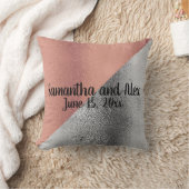 Coussin Rose Rose Or et argent Mariage métallique Date (Couverture)