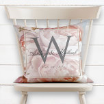 Coussin Rose rose Peony Script Monogramme Mariage Keepsaké<br><div class="desc">Un mariage personnalisé. Cette belle et élégante coussin de design présente un bouquet rose et pivoine lumineux sur un arrière - plan rose, corail et bleu aquarelle. Le monogramme gris classique se situe dans une couche de traduction avec une bordure intérieure de fausse feuille d'or. Les prénoms du couple sont...</div>