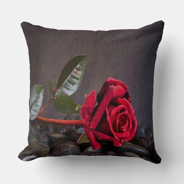 Coussin Rose Sur Les Rochers (Recto)