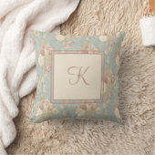 Coussin Roses blanches et roses Monogram sur fond bleu  (Couverture)