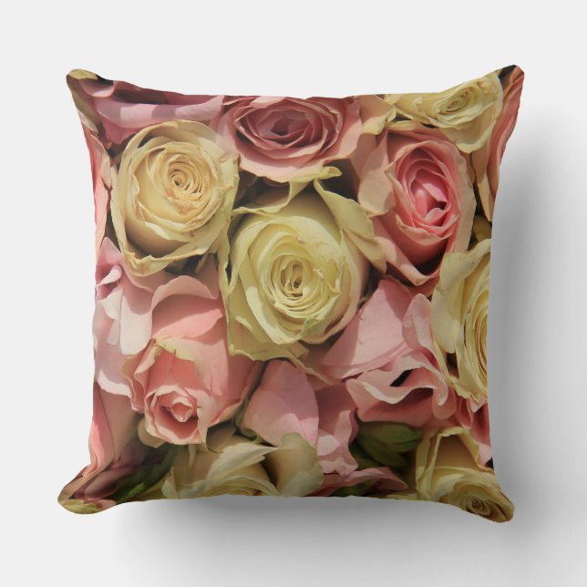 Coussin Roses et lathyrus du Jardin Rose (Recto)