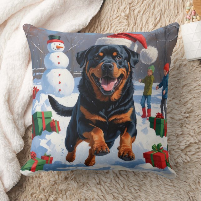 Coussin Rottweiler coule en neige avec Casquette de Noël (Couverture)
