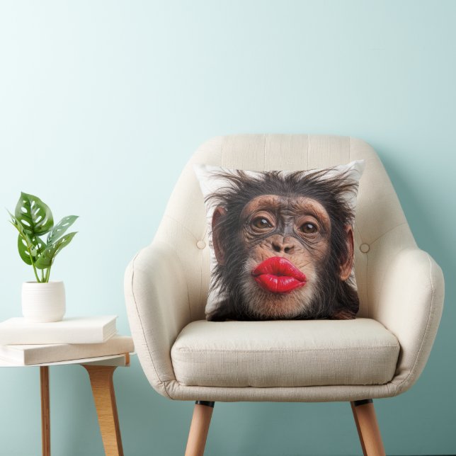 Coussin Rouge à lèvres sur un chimpanzé (Chaise)