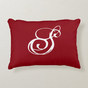 Coussin rouge "S" avec dos blanc