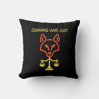 Coussin Ruse et Justice - Équilibre de la Justice Renard