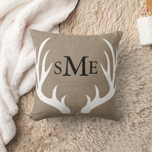 Coussin rustique de monogramme d'andouillers (Couverture)