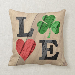 Coussin Saint Patrick's Day LOVE avec coeur et Shamrock