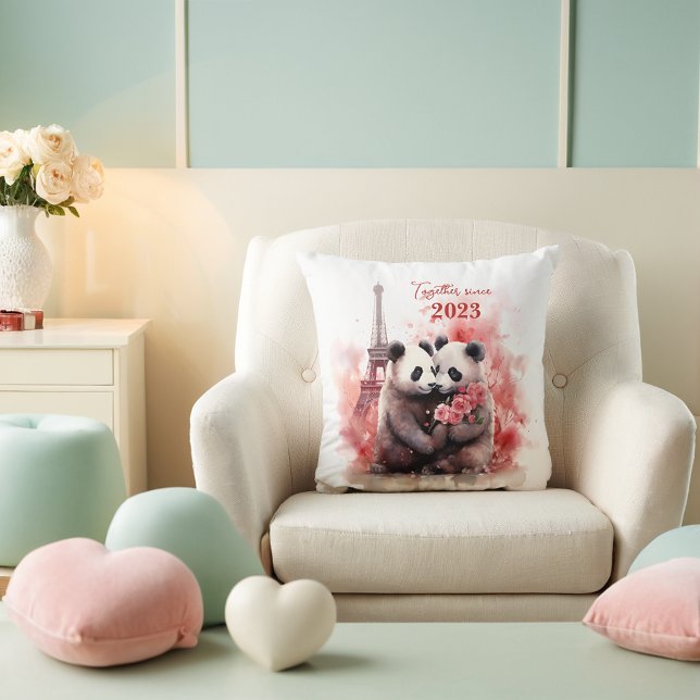 Coussin Saint Valentin à Paris - Couple de pandas - (Créateur téléchargé)