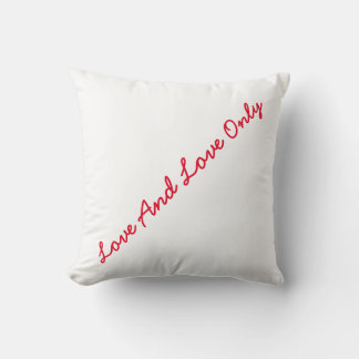 Coussin Saint Valentin L'amour et l'amour seulement Citati
