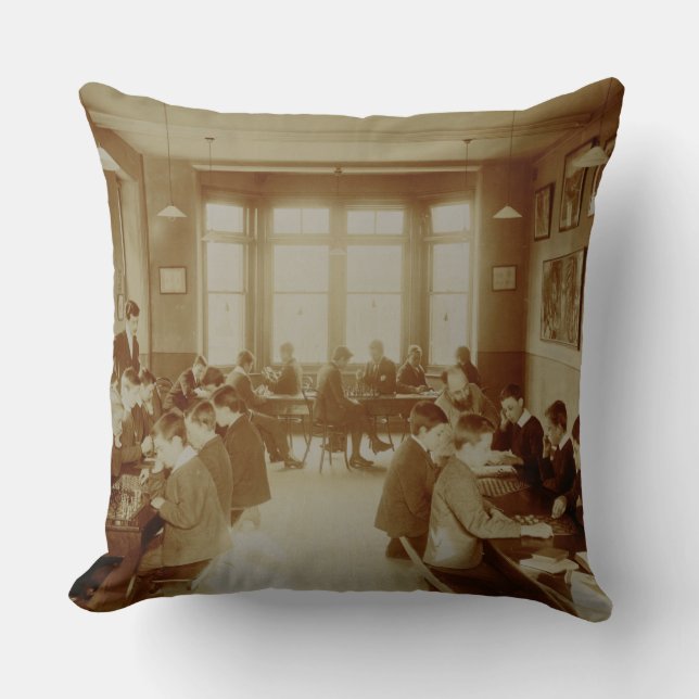 Coussin Salle de loisirs du garçon à l'Institut des Sourds (Recto)
