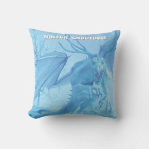 Coussin Salutations d'hiver. Dragon de glace avec bois