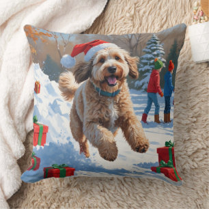 Coussin Scène de Noël enneigée avec un Bernedoodle festif