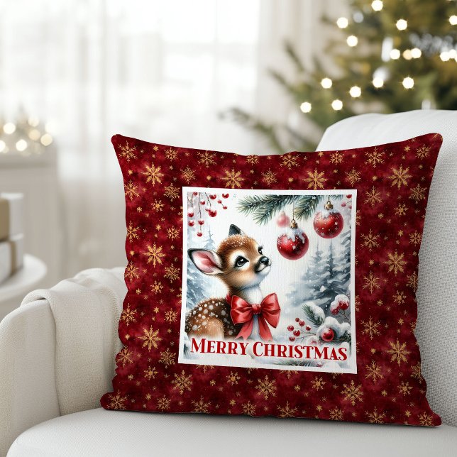 Coussin Scène de Noël forestière enneigée idyllique bébé c (Blissful snowy forest Christmas scene baby deer kids decor)
