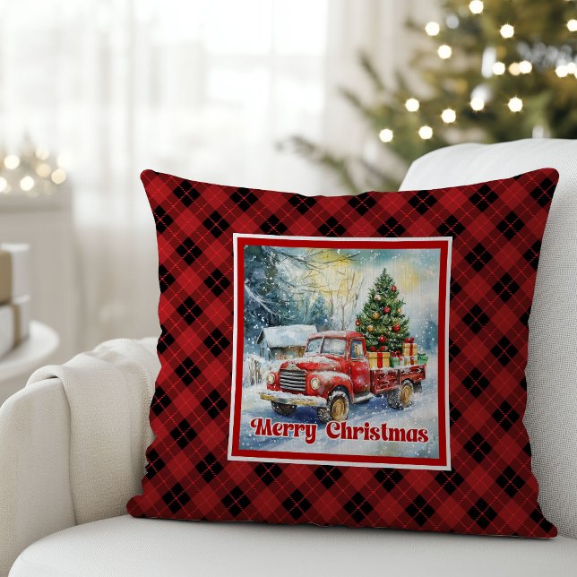Coussin Scène de vacances de camion rouge raffiné, rouge e (Refined red truck holiday scene rustic red green pillow

)