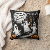 Coussin Scène effrayante d'Halloween avec des fantômes (Couverture)