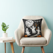 Coussin Scène effrayante d'Halloween avec des fantômes (Chaise)