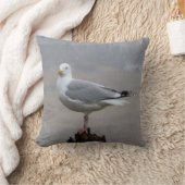 Coussin Scène hivernale d'un mignon goéland dans une neige (Couverture)