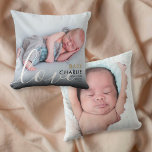 Coussin Script Photo Baby Birth Stats Faire-part<br><div class="desc">Coussin de bébé photo doré moderne élégant pour présenter votre beau nouveau-né bébé. Le recto présente une photo de votre bébé accompagnée d'or chic et de texte noir pour le nom de votre bébé et les statistiques de naissance avec une deuxième photo au verso. Un joli souvenir pour célébrer votre...</div>