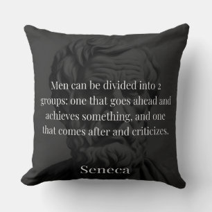 Coussin Seneca's Division : Les Doers et les Critiques