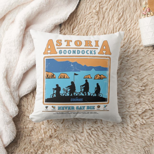 Coussin Silhouettes des Goonies sur les Goondocks d'Astori (Couverture)