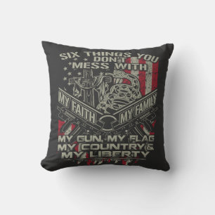 Coussin six choses que vous ne gâchez pas avec ma famille,