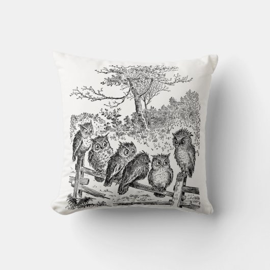 Coussin Six petits hiboux se reposant sur une barrière (Recto)