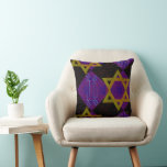 Coussin SlipperyJoe's Happy Hanoukka Star de David menorah<br><div class="desc">SlipperyJoe's Happy Hanoukka Star of David menorah Dreidel Célébration artistique bougies Hébreu juif Chanoukah cadeaux décorations judaïsme religion culture pratiques religieuses traditions géométrie symbolique design profondeur contraste ordre symétrie</div>