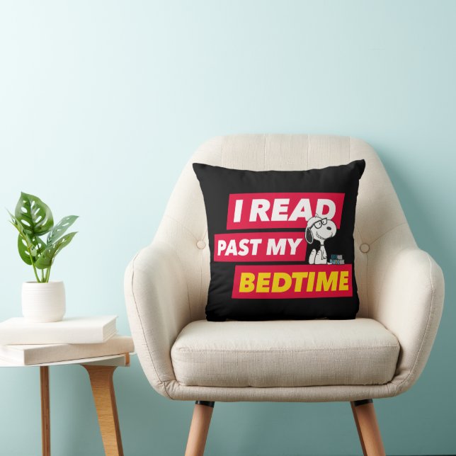 Coussin Snoopy "I Read Past My Bedtime" (Chaise)