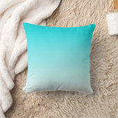 Coussin sombre bleu turquoise. (Couverture)