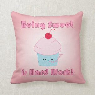 Coussin somnolent de Kawaii de petit gâteau et de
