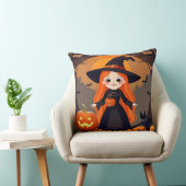 Coussin Sorcier adorable dans un décor d'Halloween avec de (Chaise)