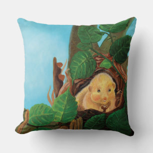 Coussin Souris brumeux mangeant de la noisette