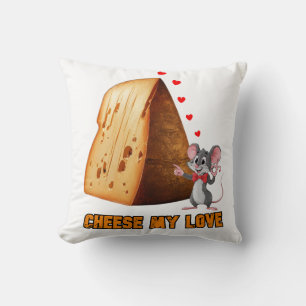 Coussin Souris drôle en amour avec une tranche de fromage