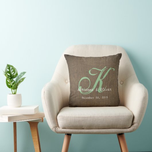 Coussin Souvenir rustique de monogramme de mariage de (Chaise)