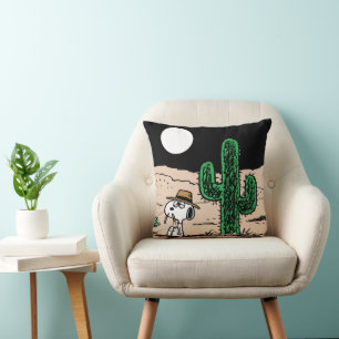 Coussin Spike dans un désert illuminé par la Lune
