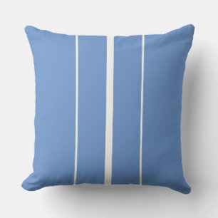 Coussin Sporty Sleek White Racing Stripes Sur Bleu Clair