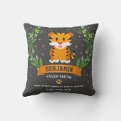Coussin Statistiques de naissance de bébé garçon tigre de  (Verso)