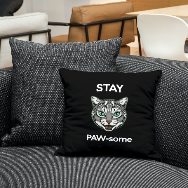 Coussin Stay Pawsome pun chat noir (Créateur téléchargé)