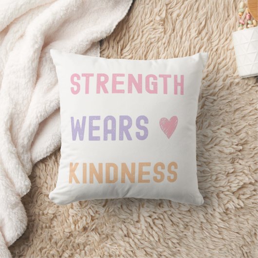 Coussin Strength Wears Kindness Decorative Pillow (Couverture)