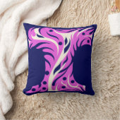 Coussin Stylized Letter T with Abstract Floral Design (Couverture)