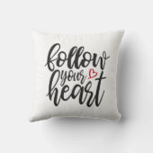 Coussin Suivez la citation de votre coeur Valentin| Lancer (Verso)